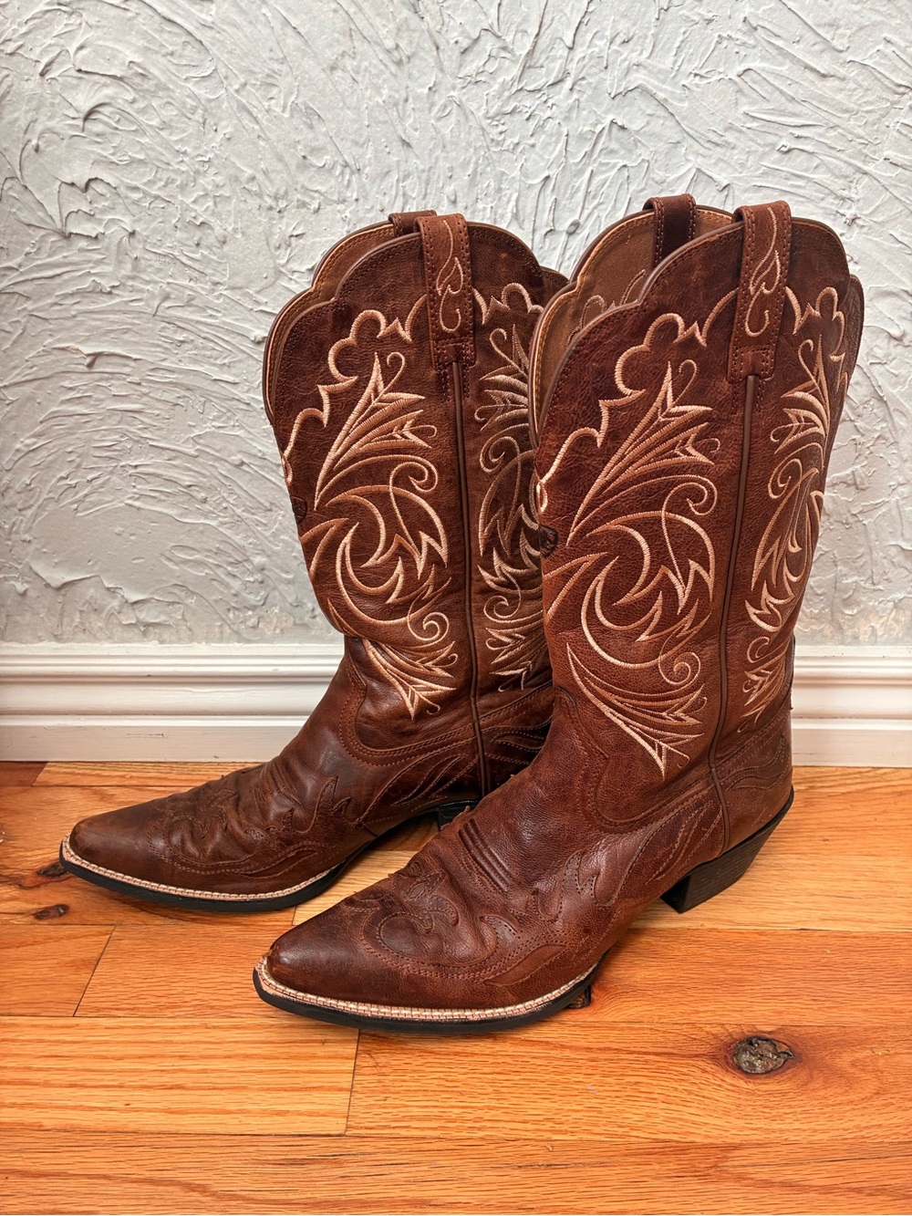 Ariat Brown Leather Western Cowboy Boots with Cream Stitching